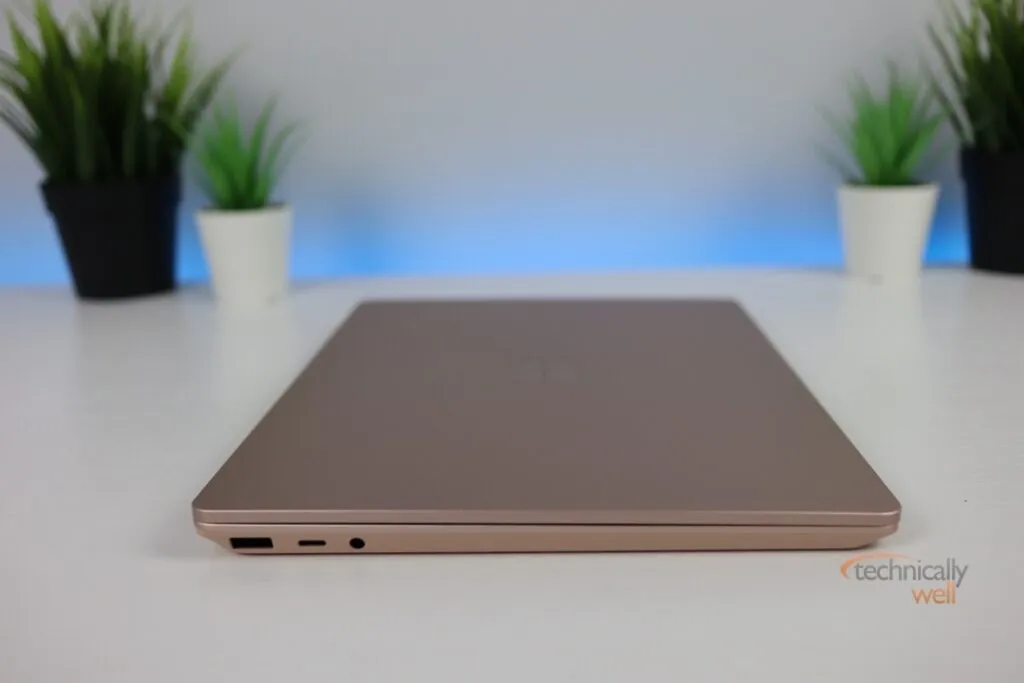 Microsoft Surface Laptop Go 3 closed