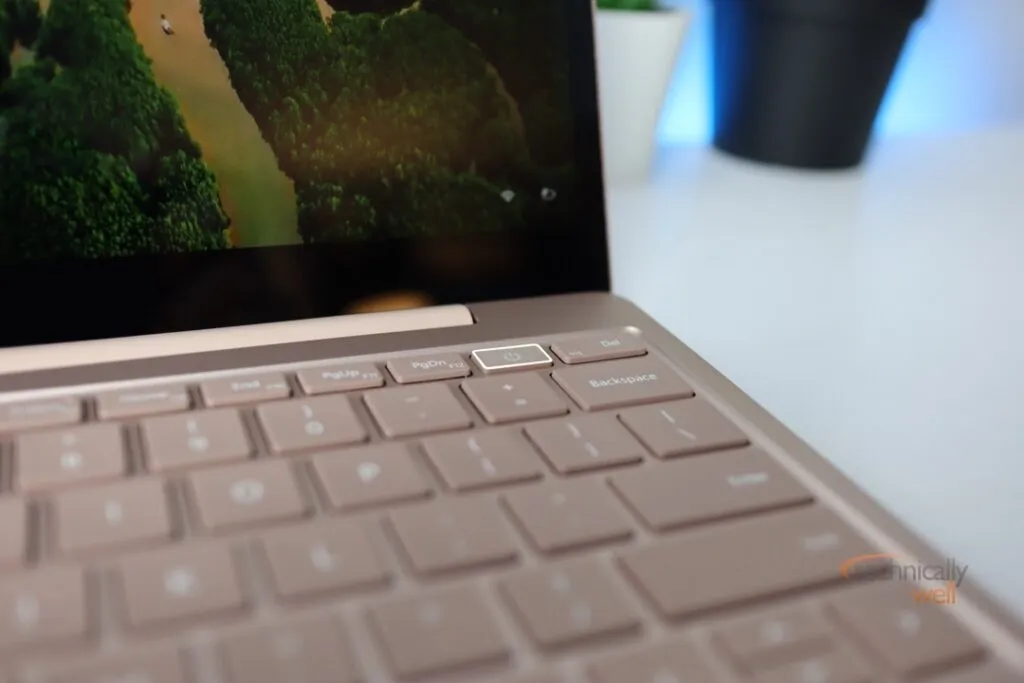 Microsoft Surface Laptop Go 3 closed