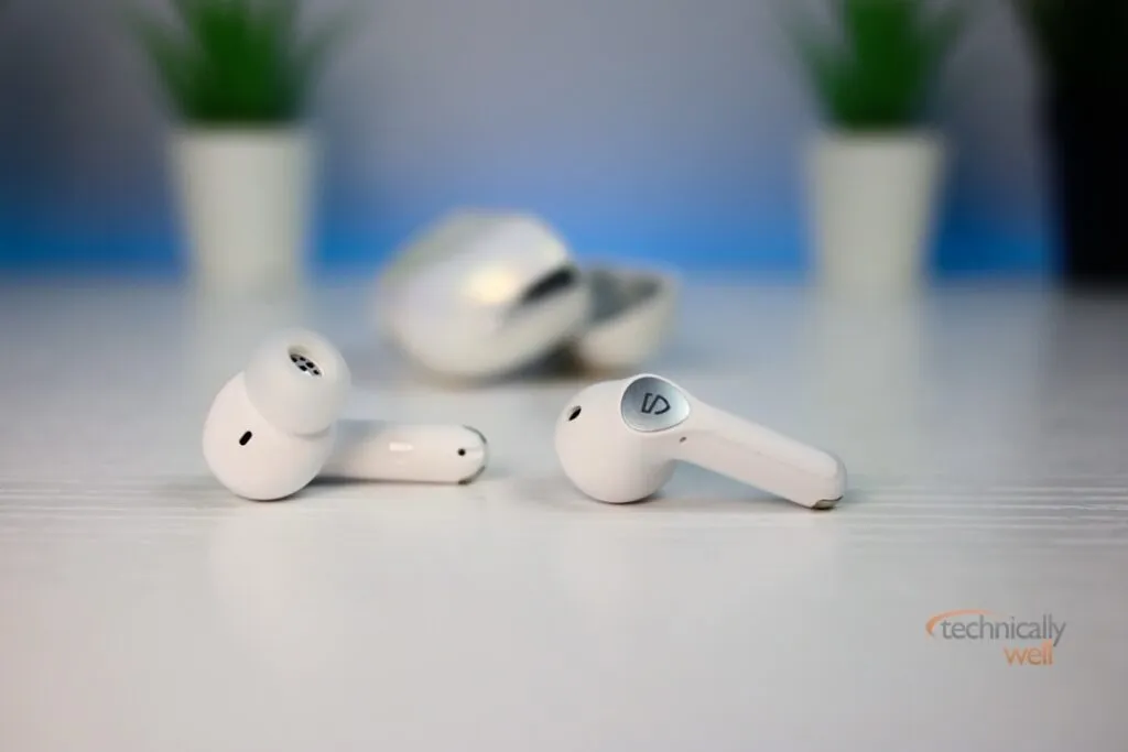 SoundPEATS Air4 Pro Earbuds outside of case