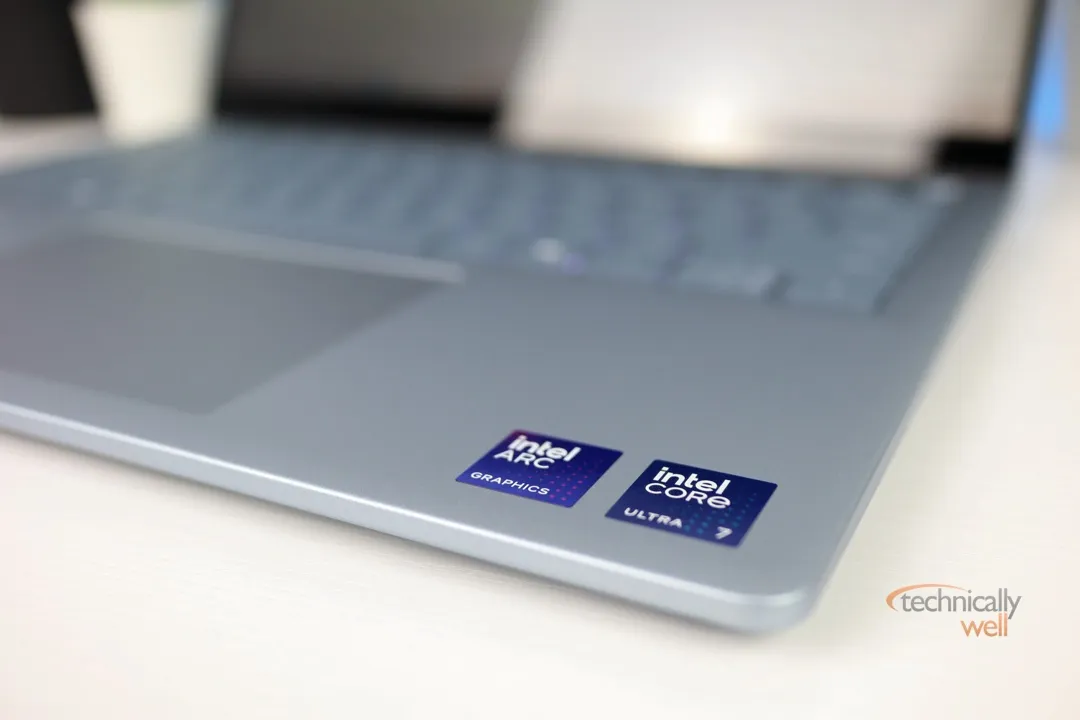 Dell Plus 2-in-1 14" FHD+ Touch Screen Laptop keyboard